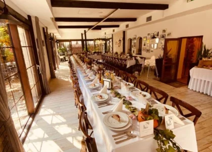 Old Tree Villa & Restaurant