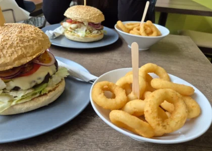Zasolony Burger & More – Restaurant