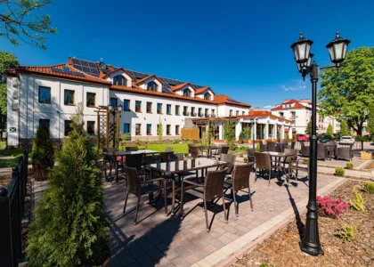 Villa Astra Apartments & Restaurant